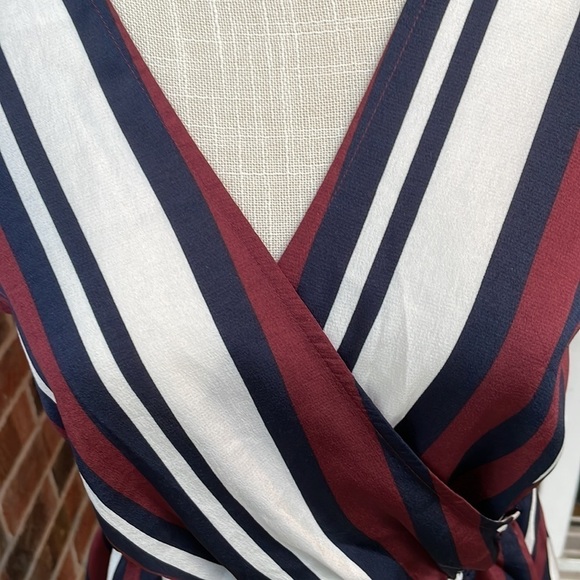 Express Asymmetrical Top - Picture 6 of 8